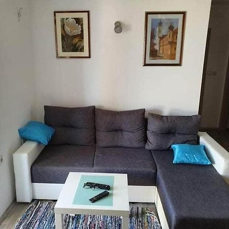شقة Apartman Dora باغ المظهر الخارجي الصورة
