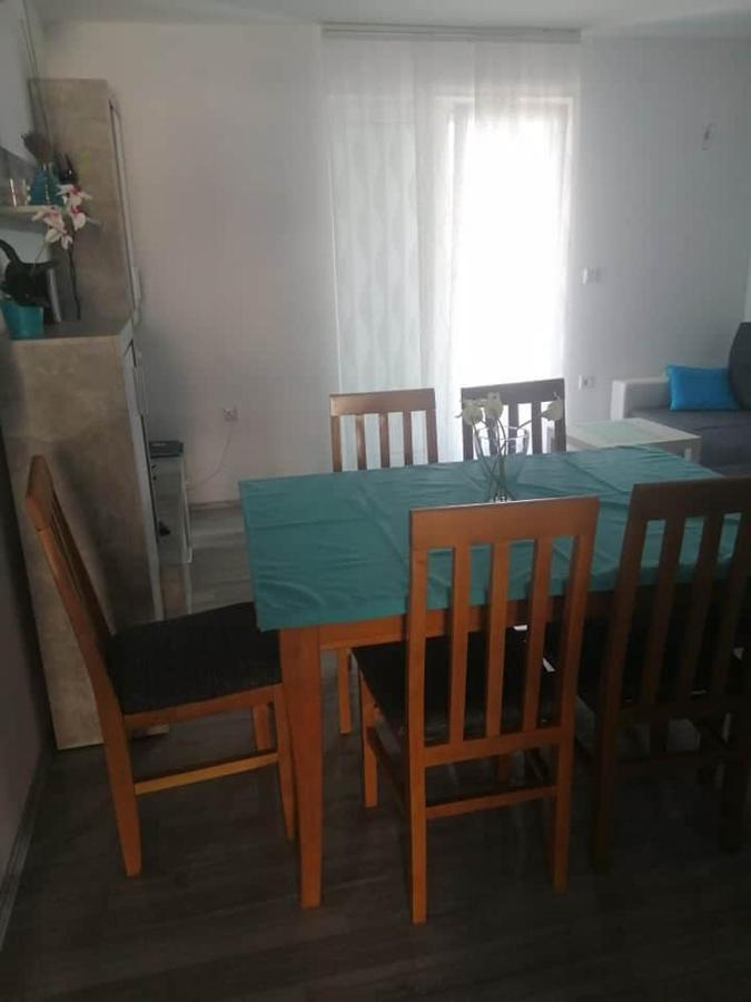 شقة Apartman Dora باغ المظهر الخارجي الصورة