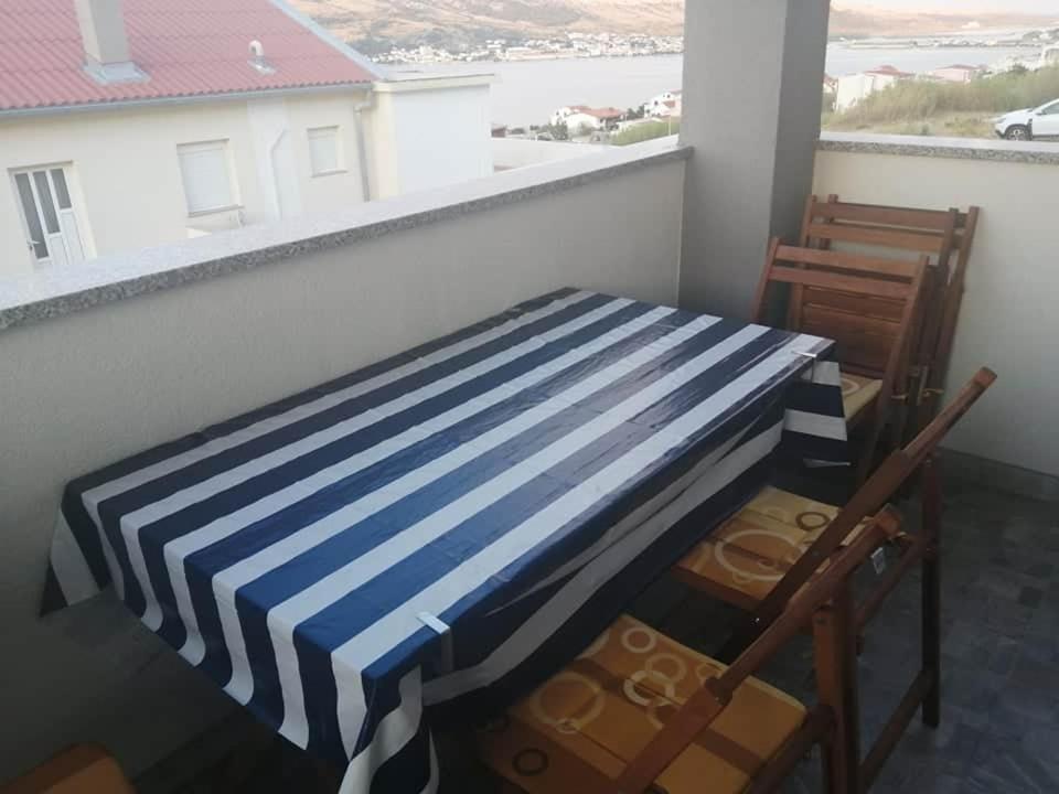 شقة Apartman Dora باغ المظهر الخارجي الصورة